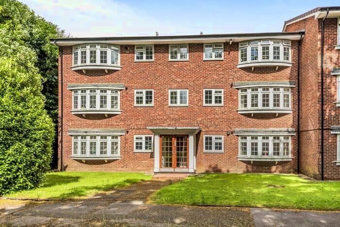2 Bedroom Flat To Rent In Maidenhead, Berkshire, SL6