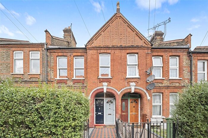 3 Bedroom Flat For Sale In Mersey Road, Walthamstow, London, E17