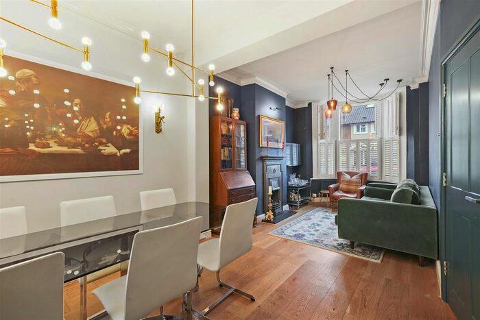 3 Bedroom Semi-Detached House To Rent In Aislibie Road, London, SE12