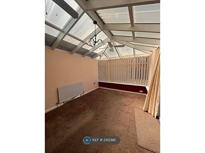 3 Bedroom Semi-Detached House To Rent In Elmbridge Drive, Ruislip, HA4