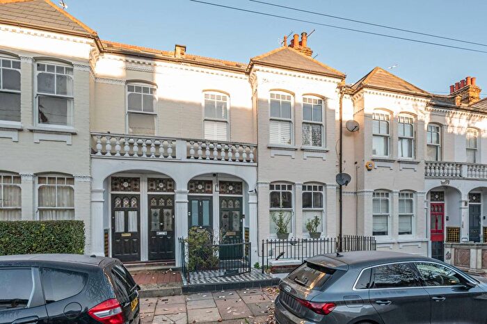 2 Bedroom Maisonette To Rent In Hambalt Road, Abbeville Village, London, SW4