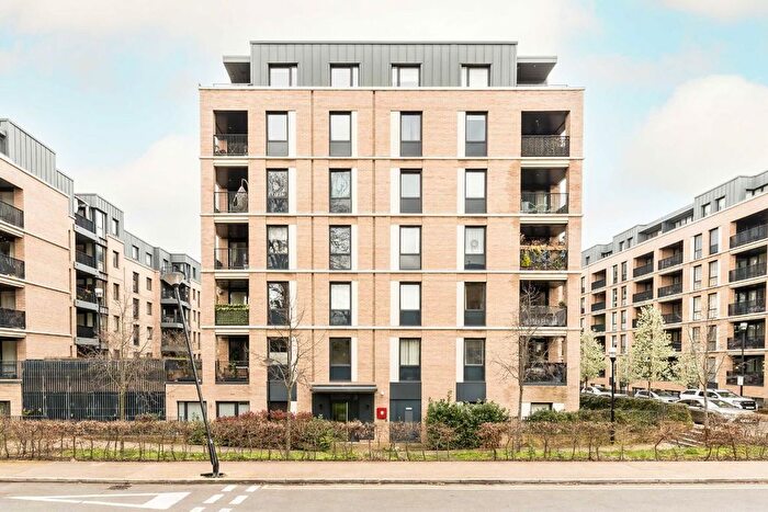 2 Bedroom Flat To Rent In Denman Avenue, Southall, UB2