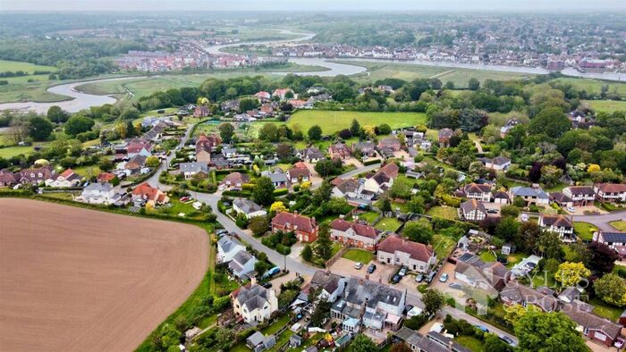 3 Bedroom Semi-Detached House For Sale In Fingringhoe, CO5