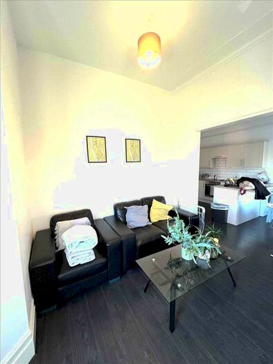 3 Bedroom Flat To Rent In Dukes Mews, Muswell Hill, N10