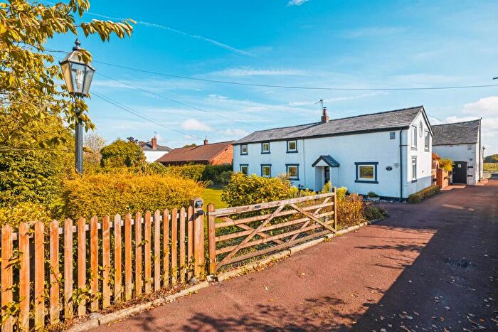 4 Bedroom Detached House For Sale In Whitby Lane, Backford, Chester, CH1