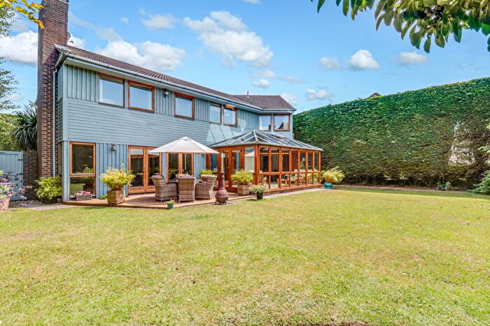 4 Bedroom Detached House For Sale In Poynters Lane, Shoeburyness, SS3