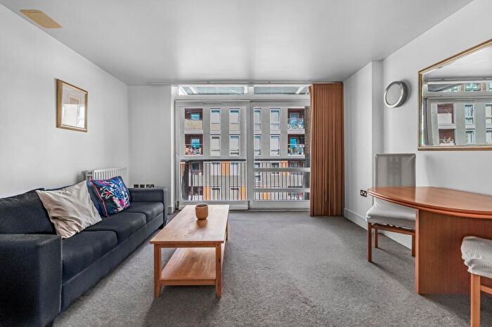 1 Bedroom Flat To Rent In Moore House, Cassilis Road, E14