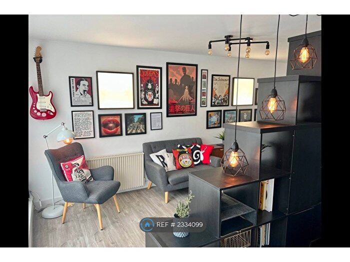 Studio To Rent In Fields Park Court, Newport, NP20