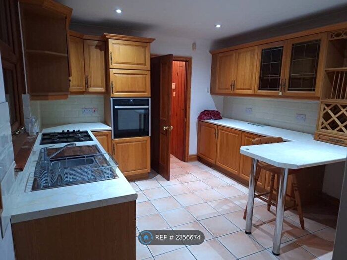 5 Bedroom Semi-Detached House To Rent In Glossop Road, South Croydon, CR2