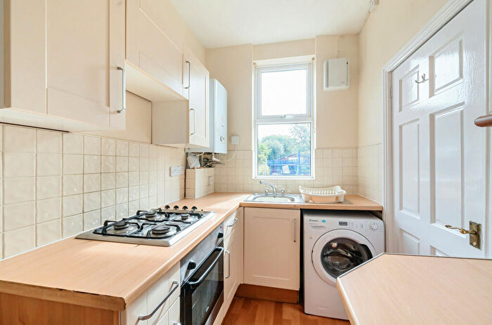 3 Bedroom Terraced House For Sale In Barnbrough Street, Burley, Leeds, LS4