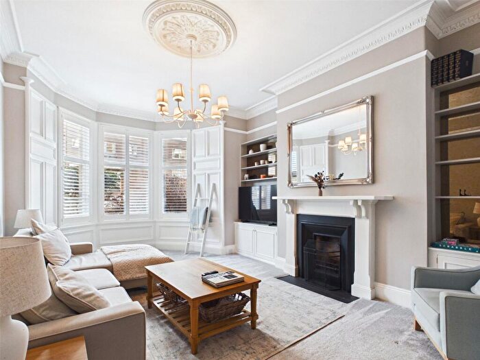 2 Bedroom Apartment To Rent In Strathearn Road, Edinburgh, Midlothian, EH9