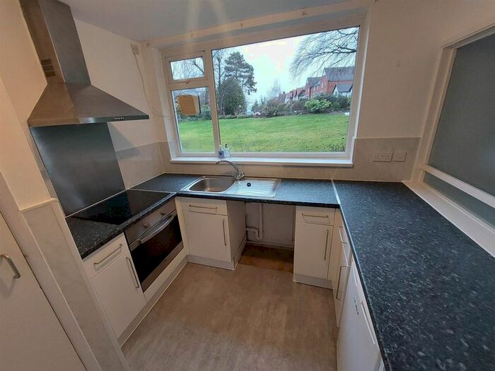 2 Bedroom Flat To Rent In Wake Green Road, Moseley, Birmingham, B13