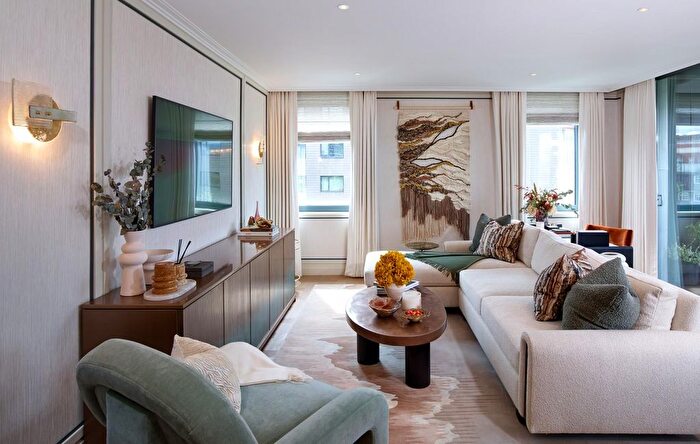 3 Bedroom Flat For Sale In Armoury Way, London, SW18