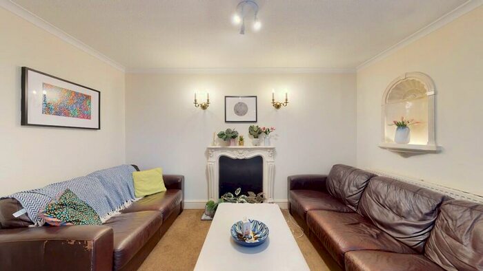 3 Bedroom House To Rent In Wynford Road, London, N1