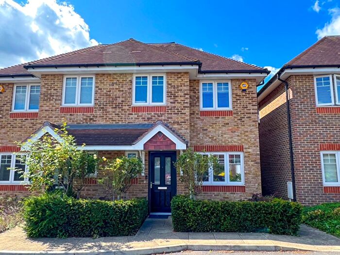 3 Bedroom Semi-Detached House To Rent In Mole Place, West Molesey, KT8