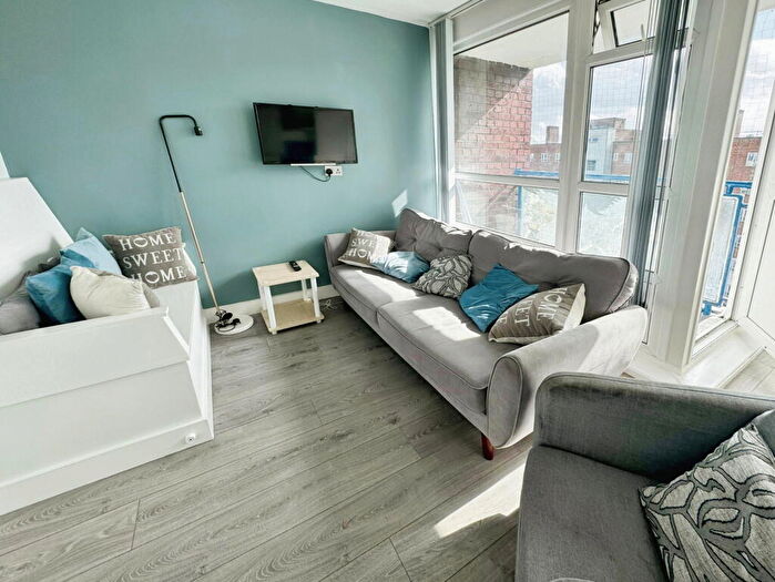 4 Bedroom Duplex For Sale In Goldsmith Road, London, SE15