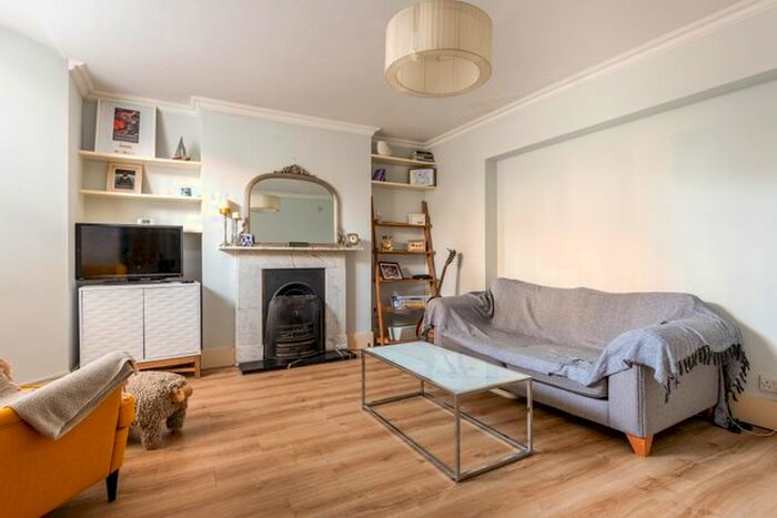 1 Bedroom Flat To Rent In Abbey Road, Brighton, BN2