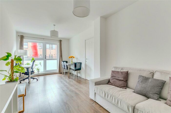 1 Bedroom Flat To Rent In Highland Court, Cudworth Street, E1