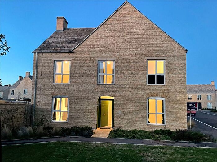 3 Bedroom Semi-Detached House For Sale In Sivewright Way, Cirencester, Gloucestershire, GL7