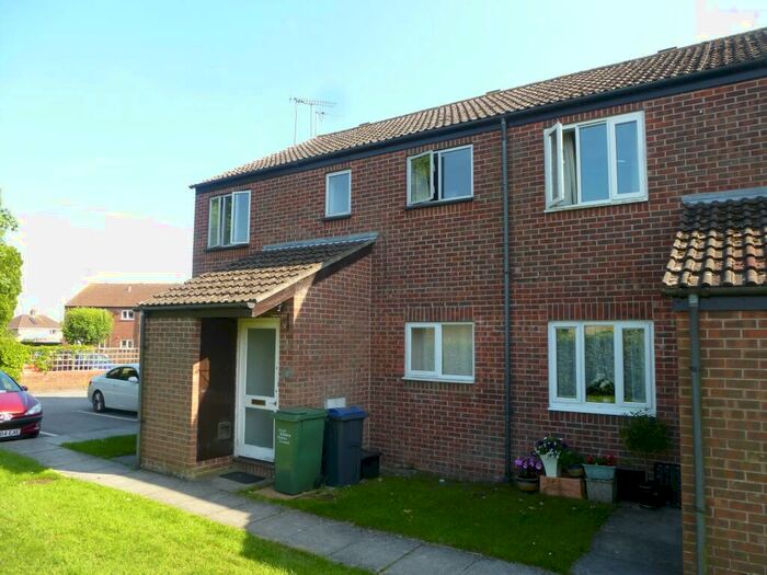 2 Bedroom Flat To Rent In Frogwell, Chippenham, SN14