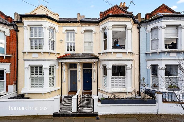 1 Bedroom Flat For Sale In Sugden Road, London, SW11