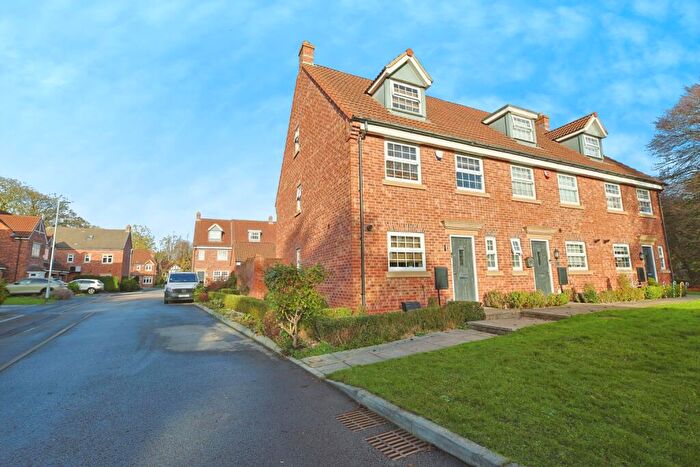 4 Bedroom End Of Terrace House For Sale In Cleminson Gardens, Cottingham, East Riding Of Yorkshire, HU16