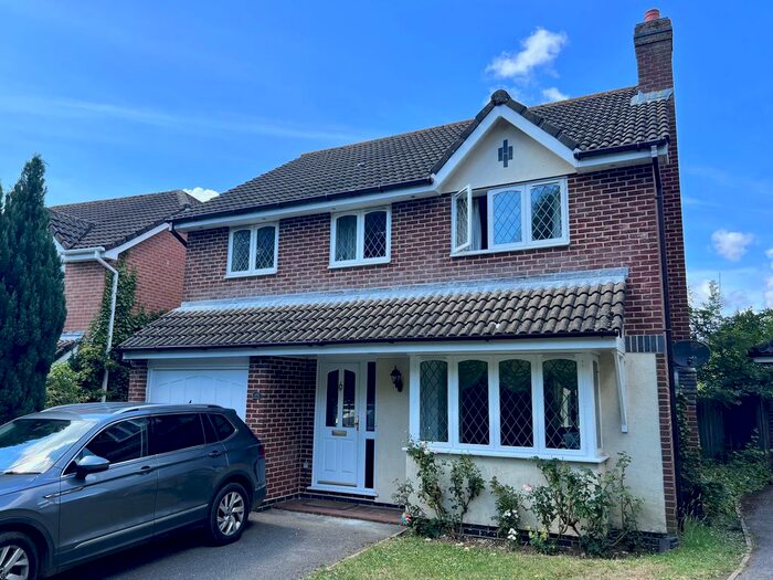 4 Bedroom Detached House To Rent In Cherry Gardens - Silver Sub, Bishops Waltham, Southampton, SO32