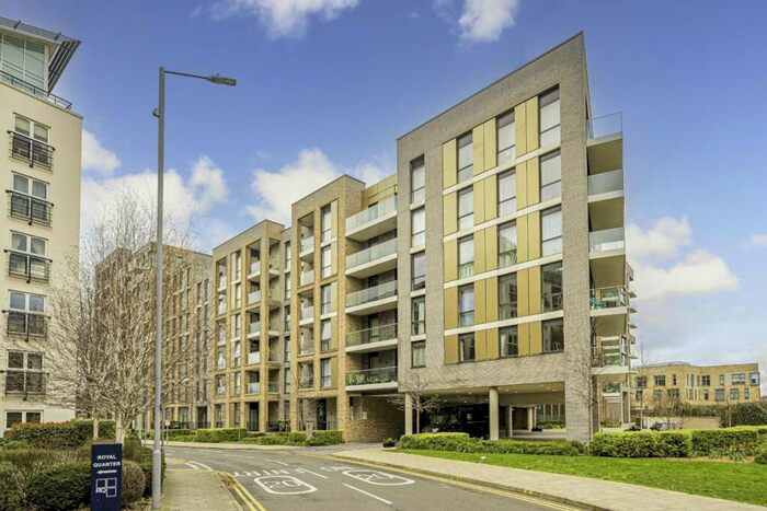 3 Bedroom Flat To Rent In Queenshurst Square, Kingston, KT2