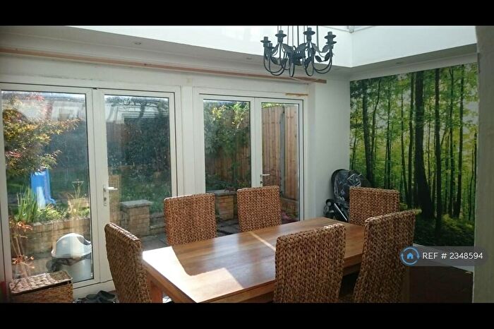 4 Bedroom Semi-Detached House To Rent In Arlington Close, Sutton, SM1