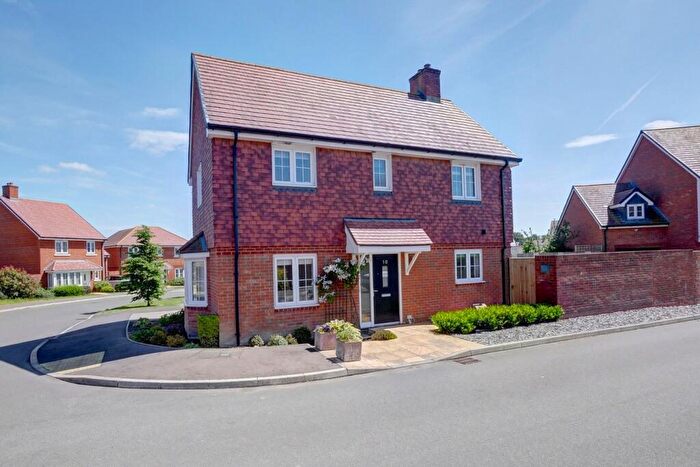 3 Bedroom Detached House For Sale In Hawthorn Way, Hellingly, BN27