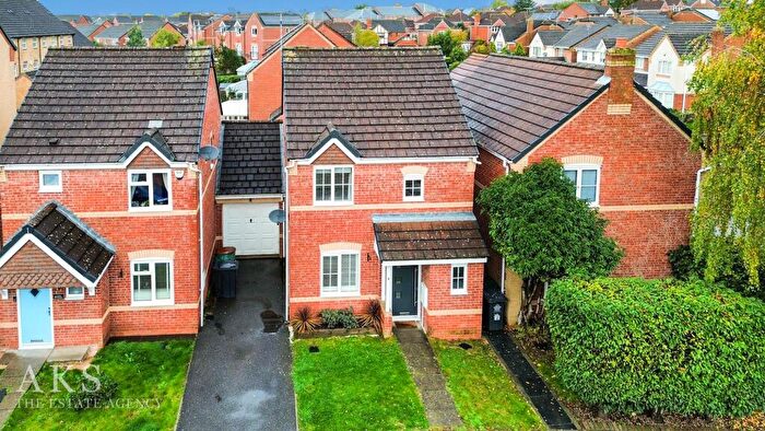 3 Bedroom Link Detached House For Sale In Kyle Road, Hilton, DE65