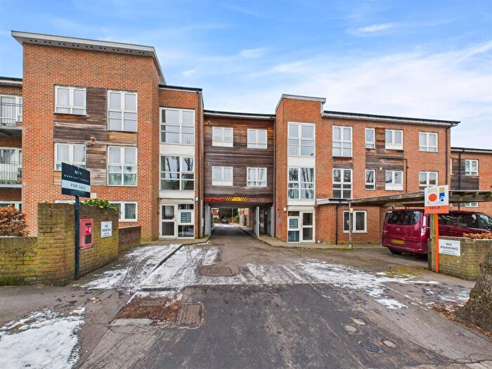 1 Bedroom Flat For Sale In Burway Close, South Croydon, CR2