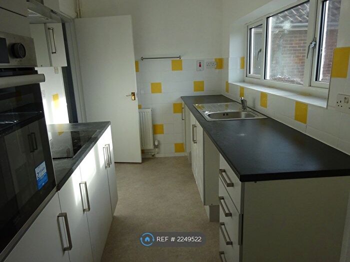 2 Bedroom Flat To Rent In Ashburton Court, Southsea Portsmouth, PO5