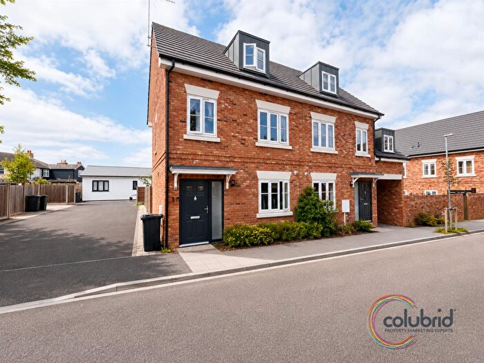 3 Bedroom Semi-Detached House For Sale In Chelwater, Great Baddow, Chelmsford, CM2