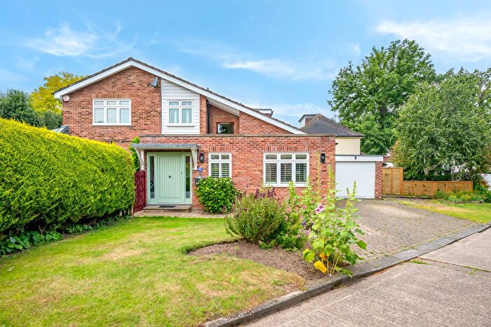 4 Bedroom Detached House For Sale In Heathfield, Chislehurst, BR7