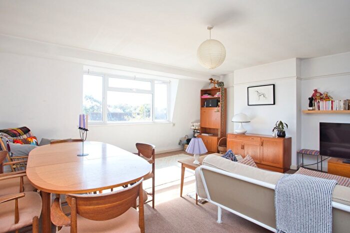 2 Bedroom Flat For Sale In Shorncliffe Road, Folkestone, Kent, CT20