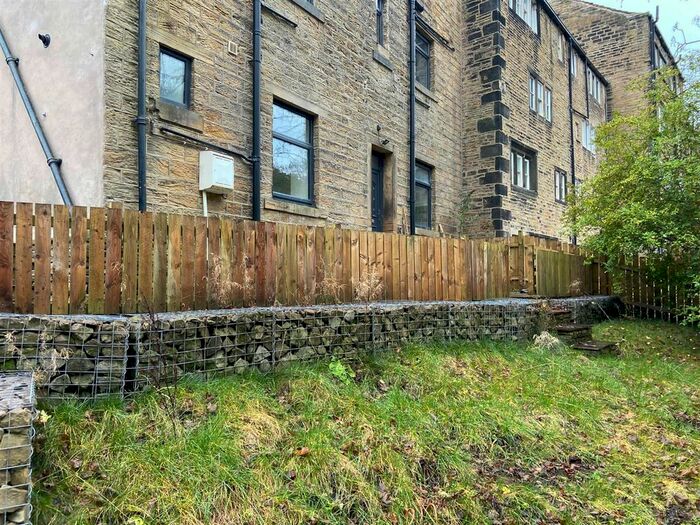 1 Bedroom Terraced House To Rent In Dunford Road, Holmfirth, HD9