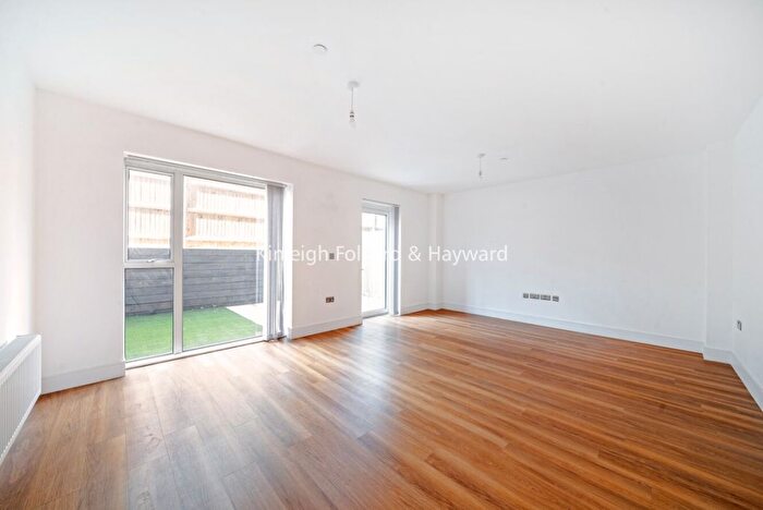 2 Bedroom Flat To Rent In Ealing Road, Wembley, London, HA0