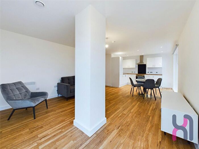 3 Bedroom Flat To Rent In Pomona Strand, Old Trafford, M16