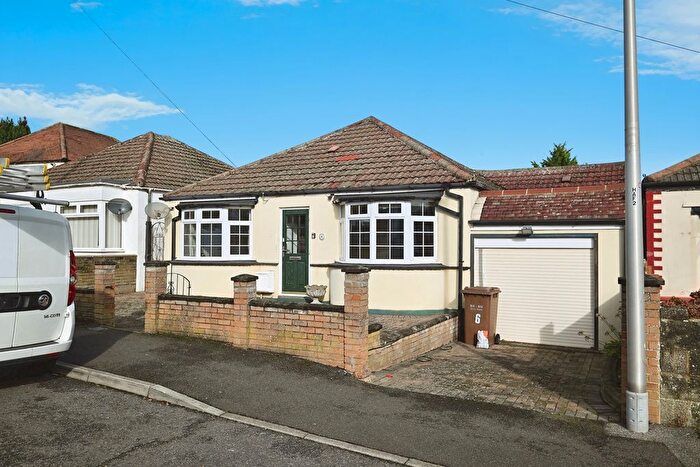 2 Bedroom Bungalow For Sale In Haig Avenue, Rochester, Kent, ME1