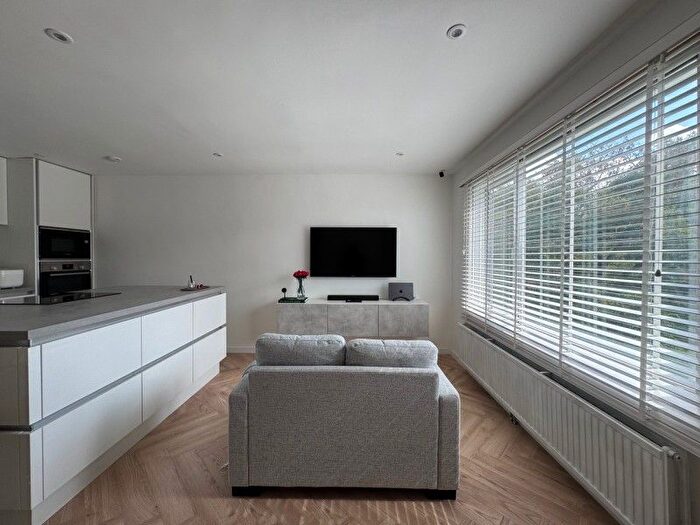 Studio To Rent In Stanwell, Surrey, TW19