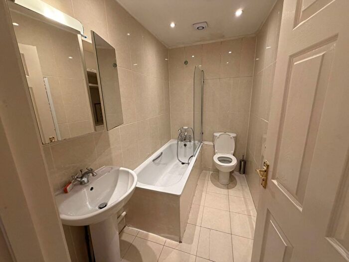 1 Bedroom Flat To Rent In Chiswick High Road, London, W4