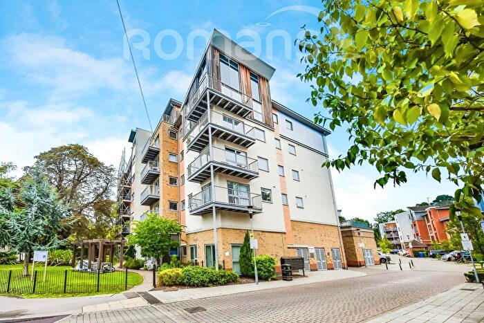 2 Bedroom Apartment To Rent In Coombe Way, Farnborough, GU14