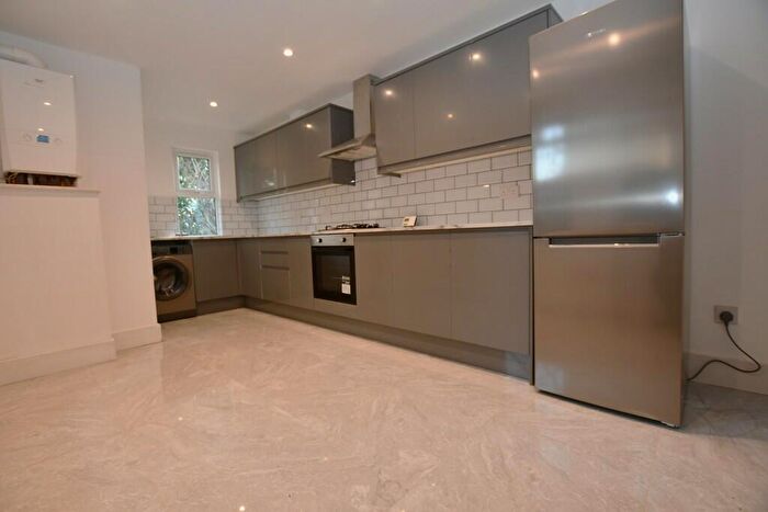 3 Bedroom Semi-Detached House To Rent In Davidson Road, Croydon, CR0