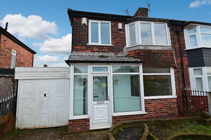 3 Bedroom Semi Detached House To Rent In Pine Grove, Swinton, M27