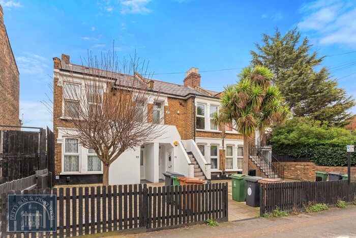 2 Bedroom Flat To Rent In Goldsmith Road, Leyton, E10