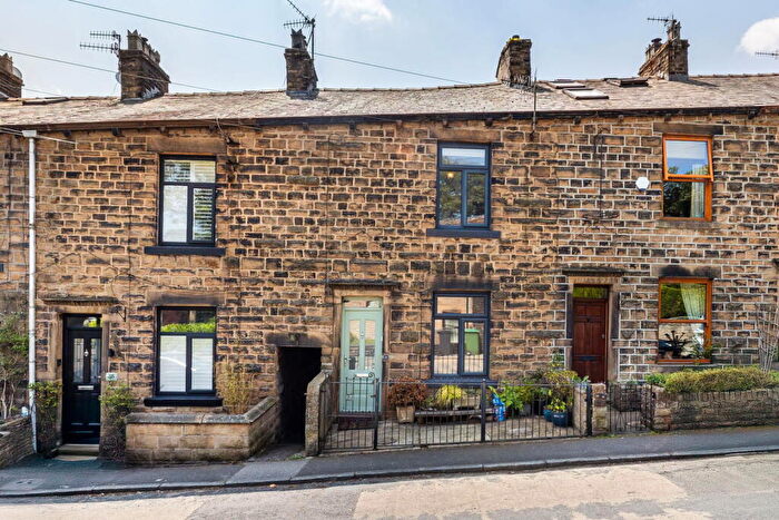 3 Bedroom Terraced House For Sale In Denshaw Road, Delph, Saddleworth, OL3