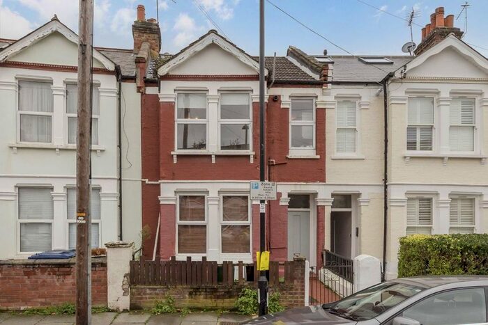 2 Bedroom Flat To Rent In Berrymead Gardens, London, W3