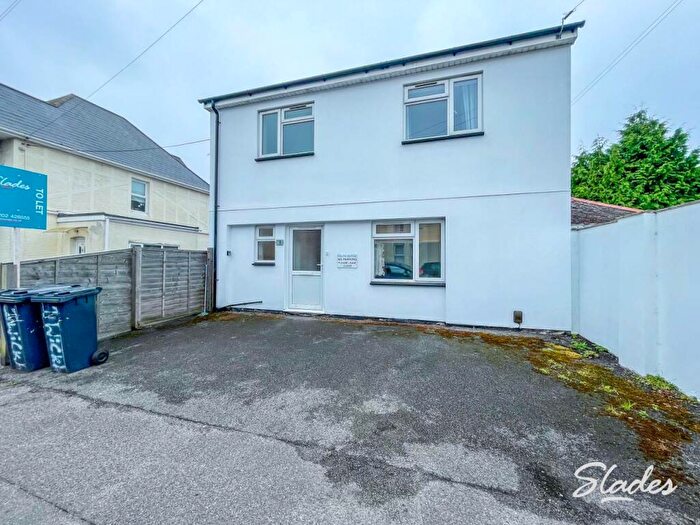 3 Bedroom Detached House To Rent In Wickham Road, Pokesdown, Bournemouth, BH7
