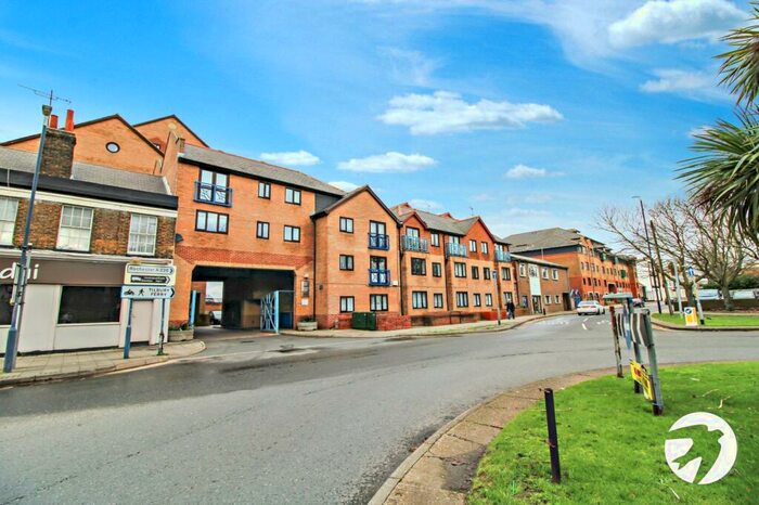 2 Bedroom Flat To Rent In West Street, Gravesend, DA11